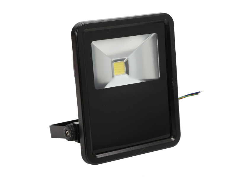 Водонепроницаемые светодиодные прожекторы из литого алюминия со степенью защиты IP66 80-130 лм / Вт